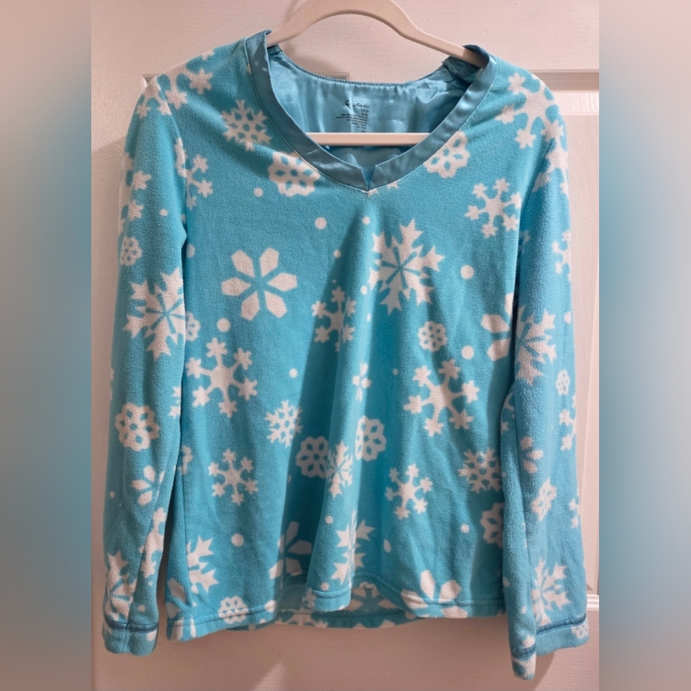Secret Treasures Blue Long Sleeve Pajama Top